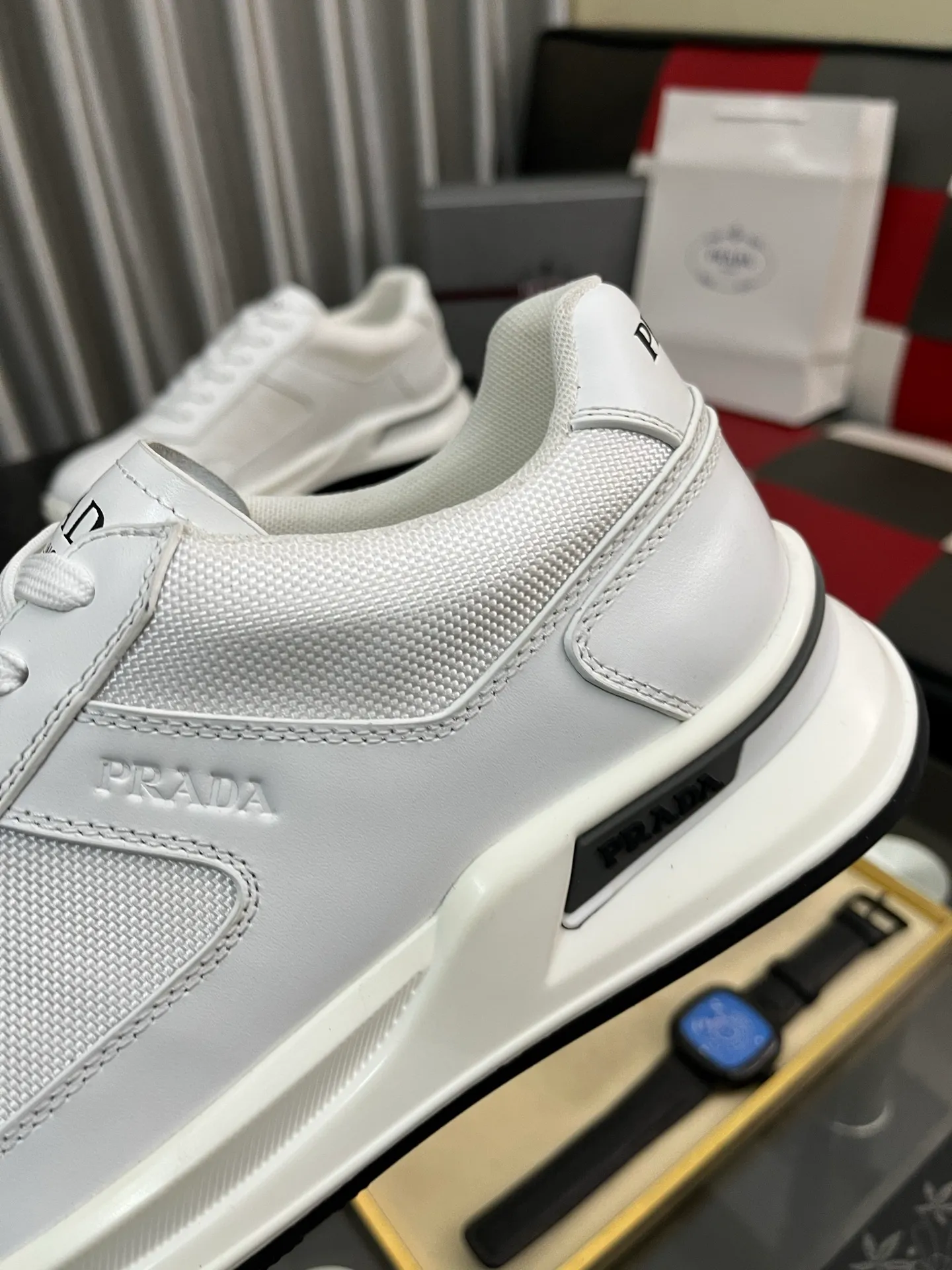 Men's shoes 💰600⌚️⌚️【PRADA】Prada casual shoes, originally developed 1:1, made of high-mercerized cowhide with imported cowhide, silk sheepskin lining, rubber outsole, comfortable and soft on the foot, size: 38-442️⃣Colors available